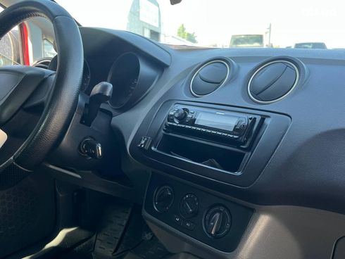 SEAT Ibiza 2011 красный - фото 16