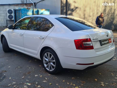 Skoda octavia a7 2019 белый - фото 3