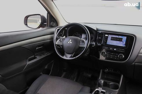 Mitsubishi Outlander 2012 - фото 12