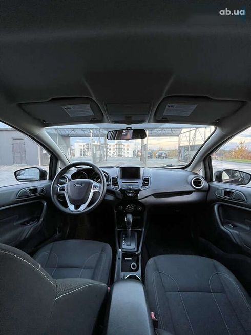 Ford Fiesta 2019 - фото 11