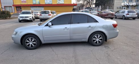 Hyundai Sonata 2006 серебристый - фото 4