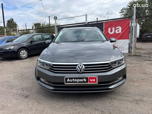 Volkswagen Passat 2017 серый - фото 8