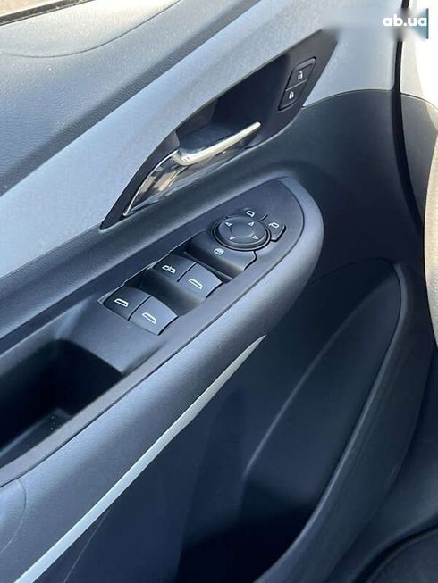 Chevrolet Bolt 2020 - фото 25