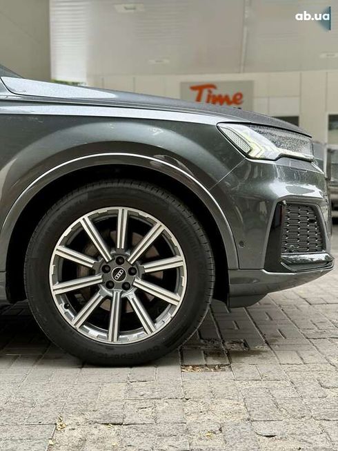 Audi Q7 2021 - фото 13