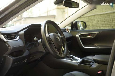 Toyota RAV4 2021 - фото 25
