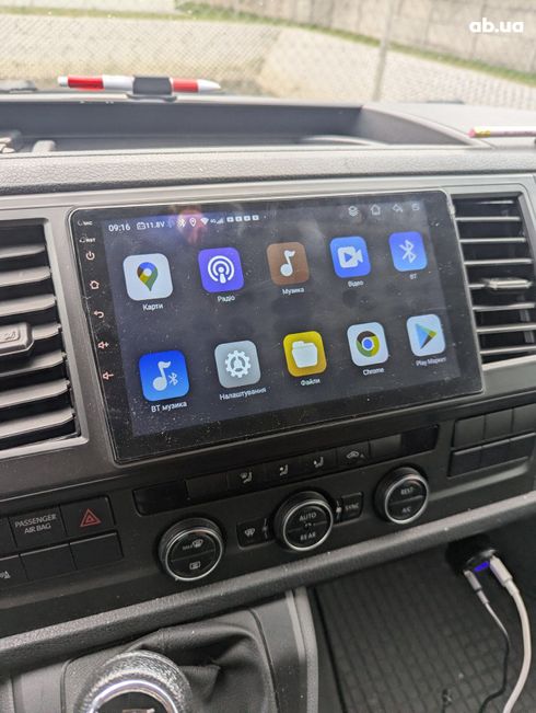Volkswagen Caravelle 2016 фиолетовый - фото 6
