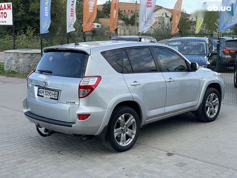 Toyota RAV4 2010 - фото 14
