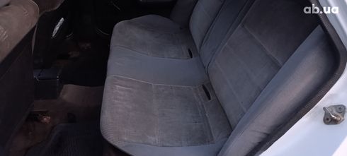 Mazda 323 1990 белый - фото 14