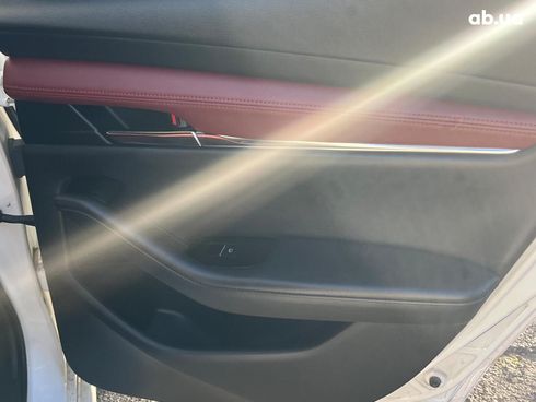 Mazda 3 2021 белый - фото 34