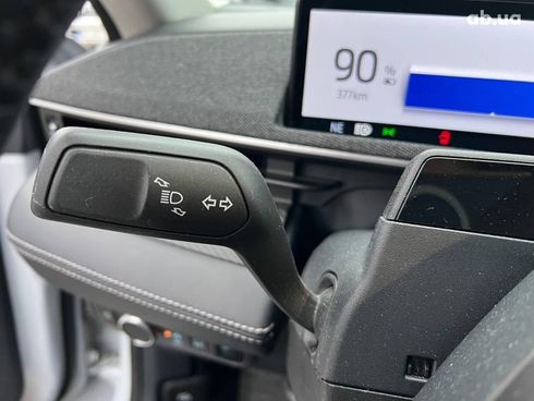 Ford Mustang Mach-E 2022 белый - фото 22