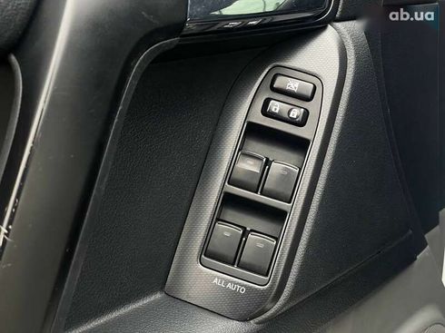 Toyota Land Cruiser Prado 2012 - фото 16