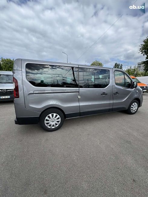 Renault Trafic 2016 - фото 11