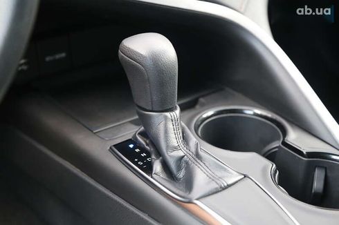 Toyota Camry 2019 - фото 20