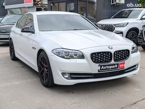 BMW 5 серия 2013 белый - фото 12