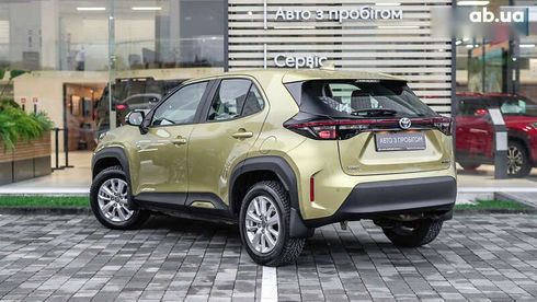 Toyota Yaris Cross 2022 - фото 2
