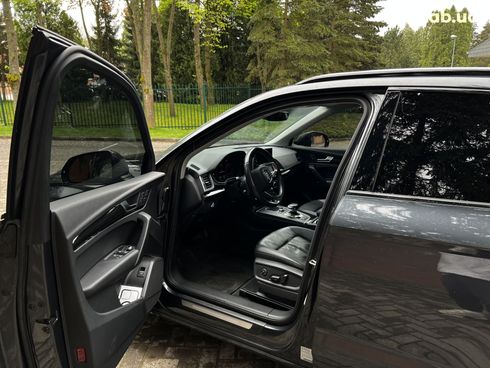 Audi Q5 2018 серый - фото 5
