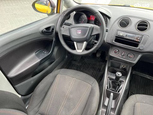 SEAT Ibiza 2011 желтый - фото 26