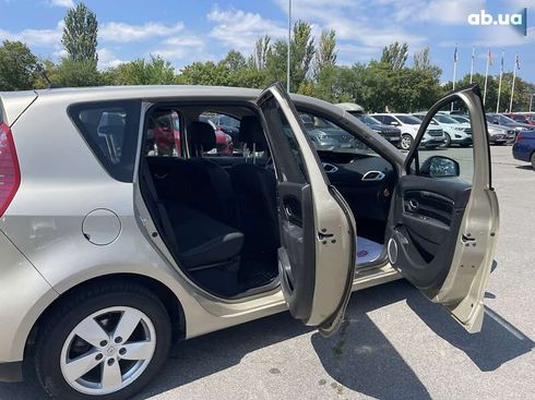 Renault Scenic 2010 - фото 18