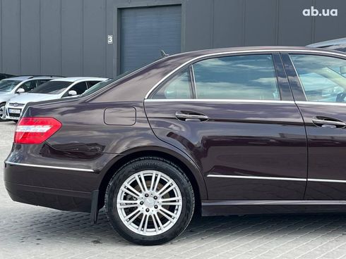 Mercedes-Benz E-Класс 2010 коричневый - фото 10