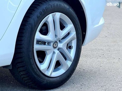 Renault Megane 2018 - фото 24