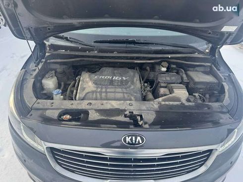 Kia Carnival 2017 - фото 24
