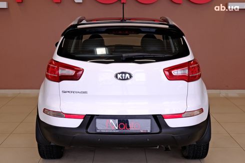 Kia Sportage 2011 белый - фото 6