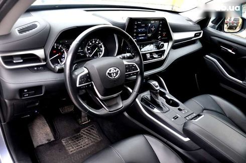 Toyota Highlander 2022 - фото 18