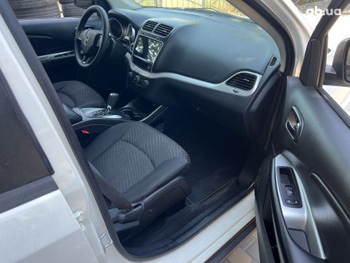 Dodge Journey 2018 белый - фото 6