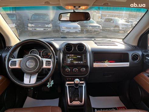 Jeep Compass 2016 красный - фото 45