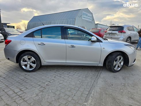 Chevrolet Cruze 2011 серый - фото 5