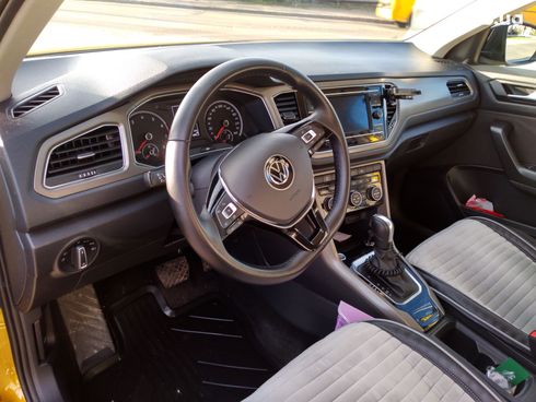 Volkswagen T-Roc 2020 золотистый - фото 7