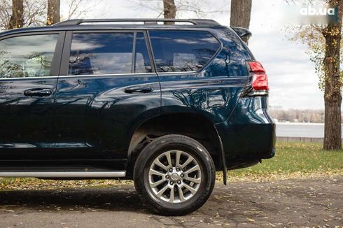 Toyota Land Cruiser Prado 2017 - фото 3
