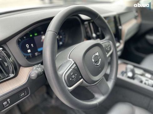 Volvo XC60 2022 - фото 18