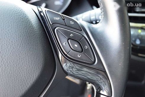 Toyota C-HR 2017 - фото 23