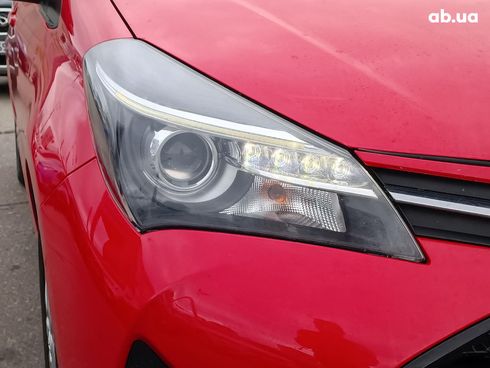 Toyota Yaris 2015 красный - фото 4