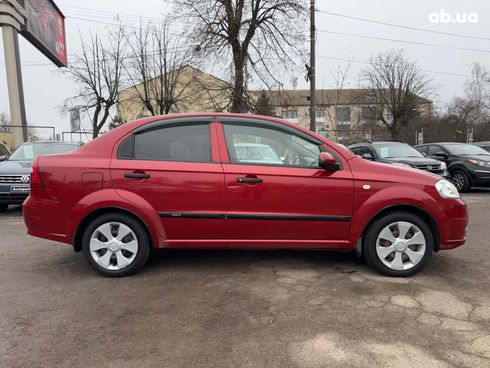 Chevrolet Aveo 2010 красный - фото 13