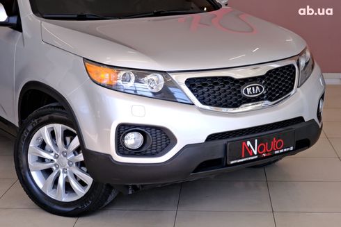 Kia Sorento 2011 серебристый - фото 3
