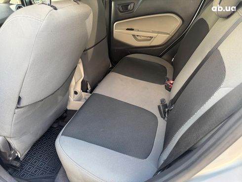 Ford Fiesta 2019 серый - фото 11