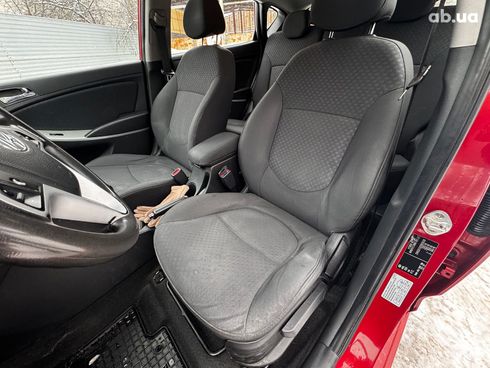 Hyundai Accent 2012 красный - фото 18