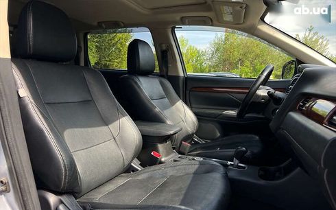 Mitsubishi Outlander 2015 - фото 9