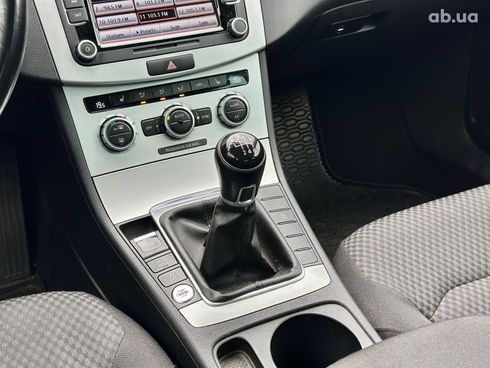 Volkswagen Passat 2013 белый - фото 15