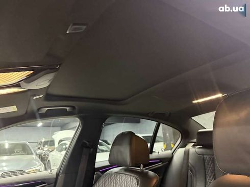 BMW 5 серия 2017 - фото 9