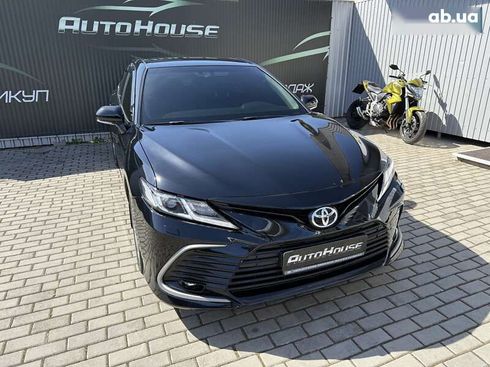 Toyota Camry 2021 - фото 10