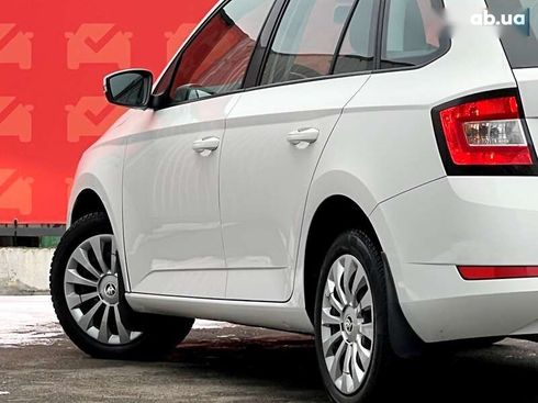 Skoda Fabia 2021 - фото 9