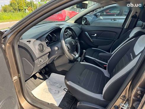 Renault Sandero 2019 - фото 9