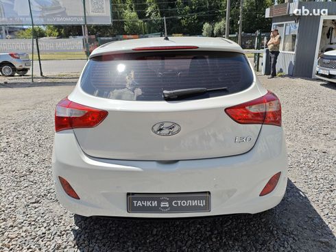 Hyundai i30 2013 белый - фото 7