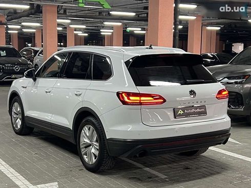 Volkswagen Touareg 2019 - фото 10