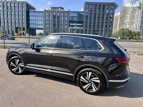 Volkswagen Touareg 2022 - фото 12
