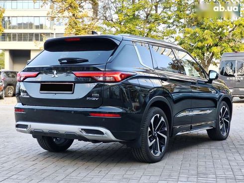 Mitsubishi Outlander 2023 - фото 6