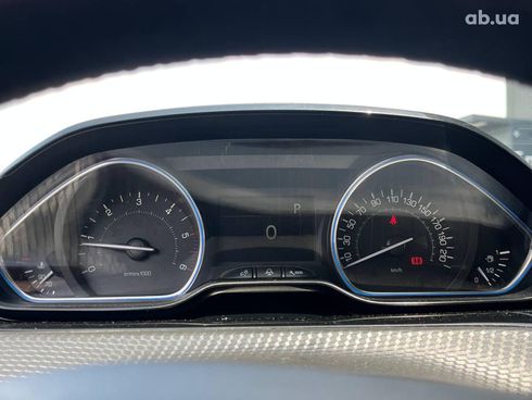 Peugeot 2008 2018 серый - фото 12
